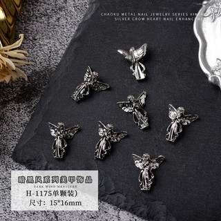 Charm đính móng cổ đien  phong cách cá tính