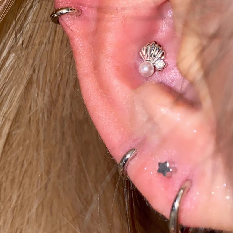 1 Khuyên Tai Tròn Bằng Thép Không Gỉ Bóng Cổ Điển Màu Vàng / Bạc Thời Trang unisex