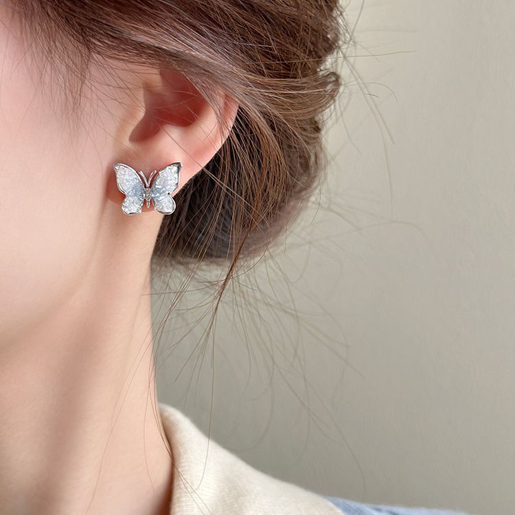 Khuyên Tai Hình Bướm Đính Đá Pha Lê Màu gradient Sang Trọng