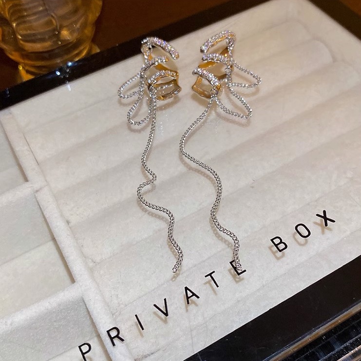 Thời Trang Khuyên Kẹp Vành Tai Phối Tua Rua Dễ Thương Dùng Làm Quà Tặng Sinh Nhật Cho Bạn Gái