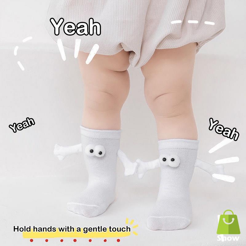 Vớ Nam Châm Hình Đôi Mắt To Dễ Thương Cho Bé