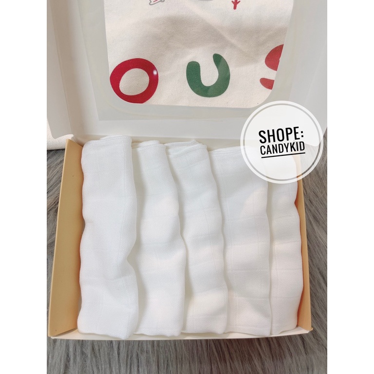 Khăn sữa sợi tre cho bé.