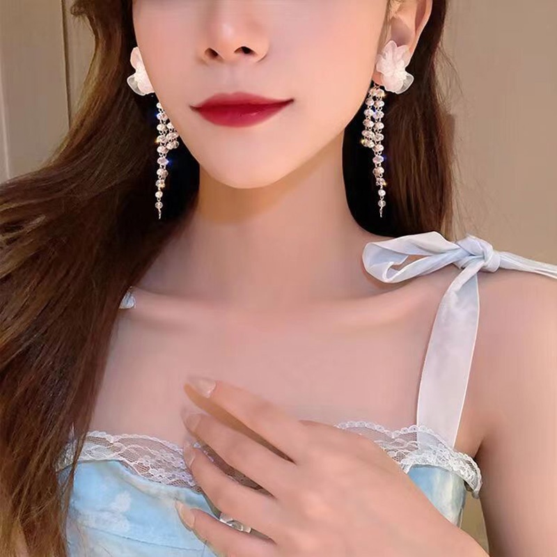 Bông Tai Tua Rua Dáng Dài Đính Hoa Ngọc Trai Sang Trọng