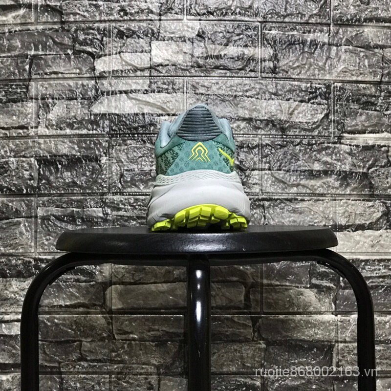 Hola one challenger atr 7 Moc Cam Xanh Lá d8vp