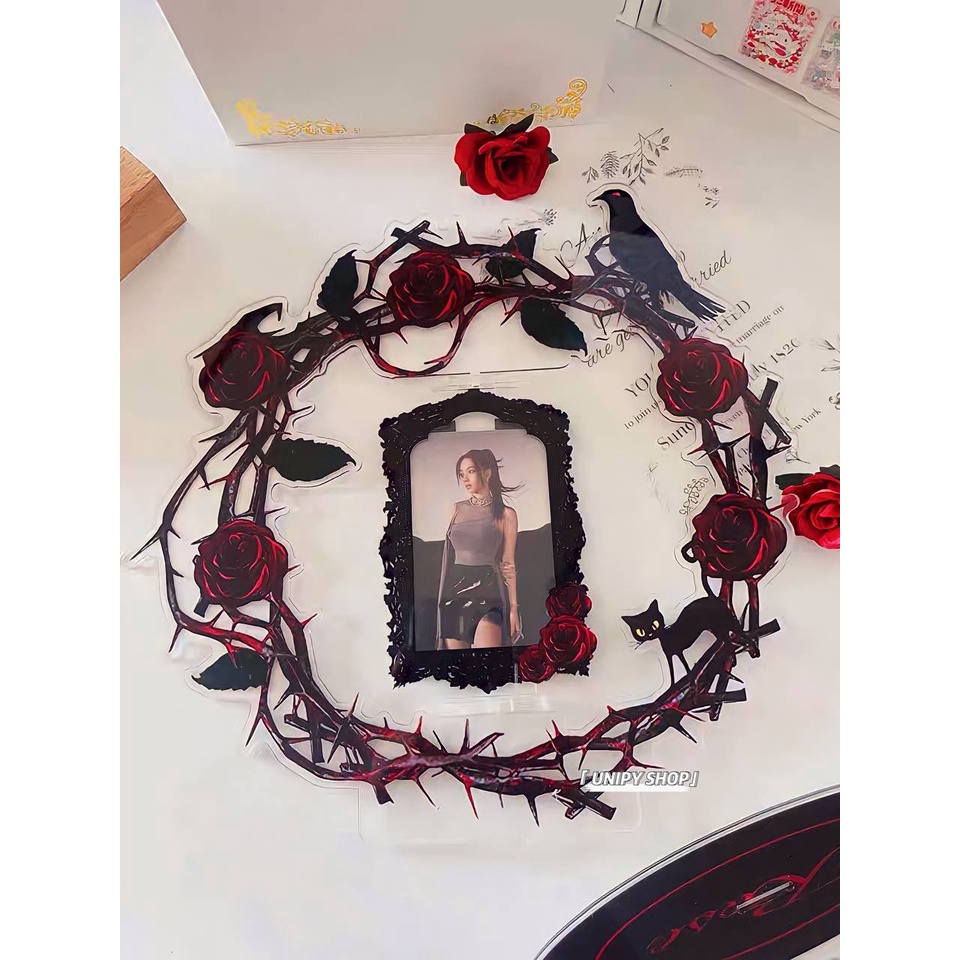 Khung Ảnh Xoay Đứng Đêm Tối Hoa Hồng Acrylic | Toploader Xoay Đựng Card Hình Ảnh Idol Anime