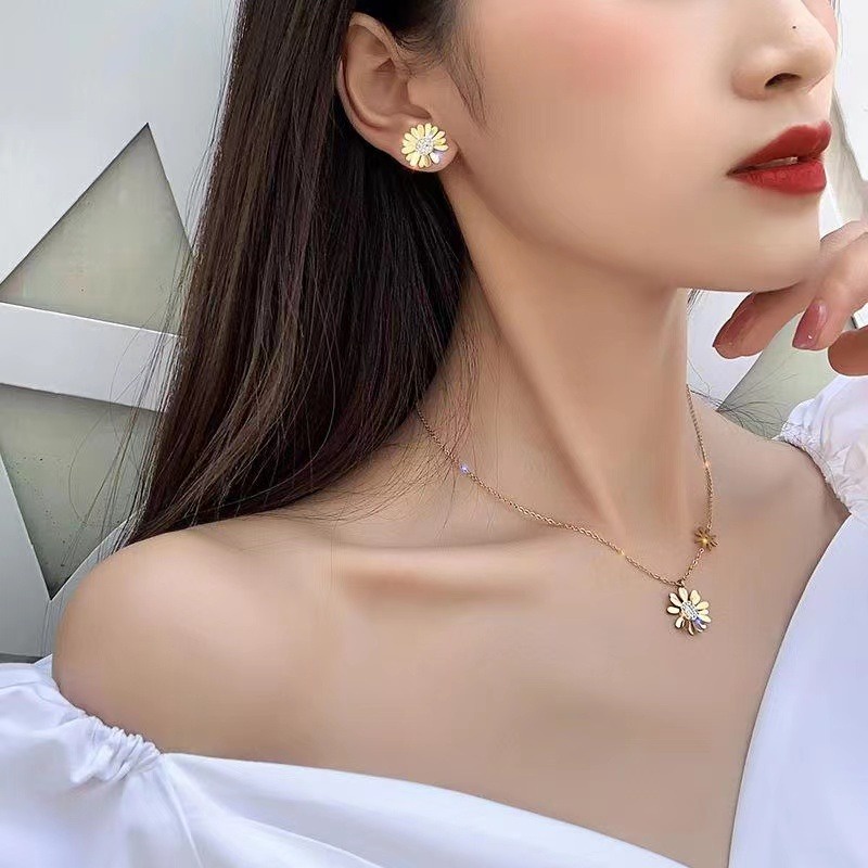 Bộ Vòng cổ + Bông Tai Bằng Thép Titan Hình Hoa Cúc Phong Cách Hàn Quốc Đơn Giản Thời Trang Mùa Hè Cho Nữ