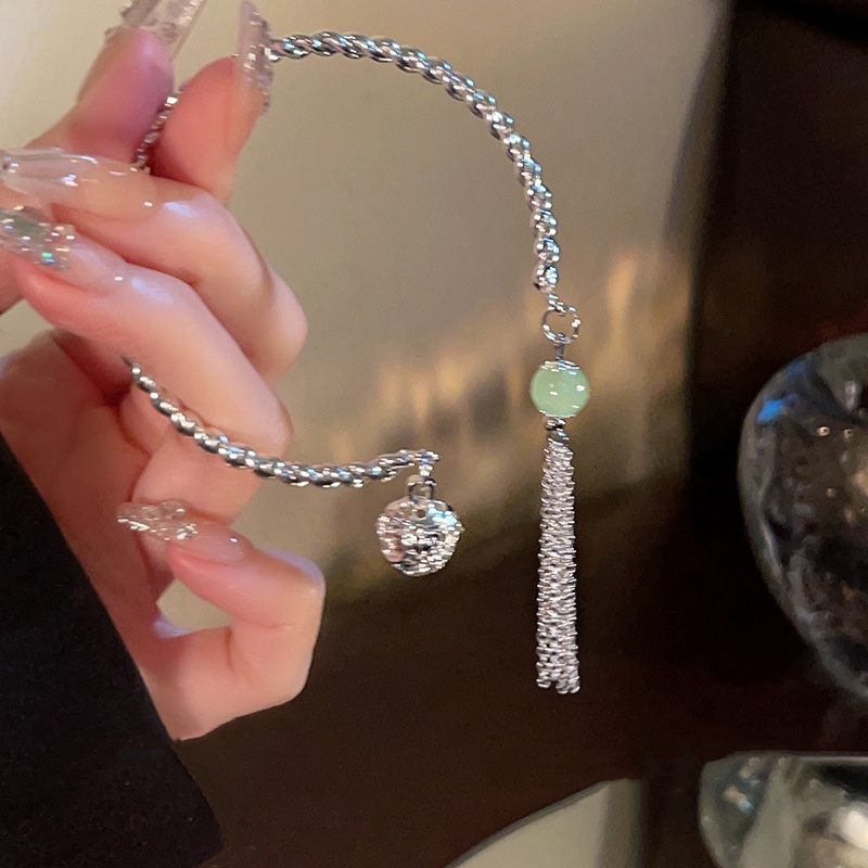 Vòng Tay Tua Rua Đính Hạt Ngọc Bích / Chuông Màu Bạc Phong Cách Trung Hoa Sang Trọng Dành Cho Nữ