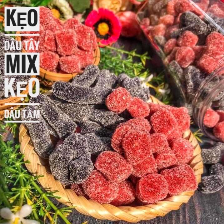Hộp kẹo 3 vị dâu tây , dâu tằm , me cay hộp 500gr