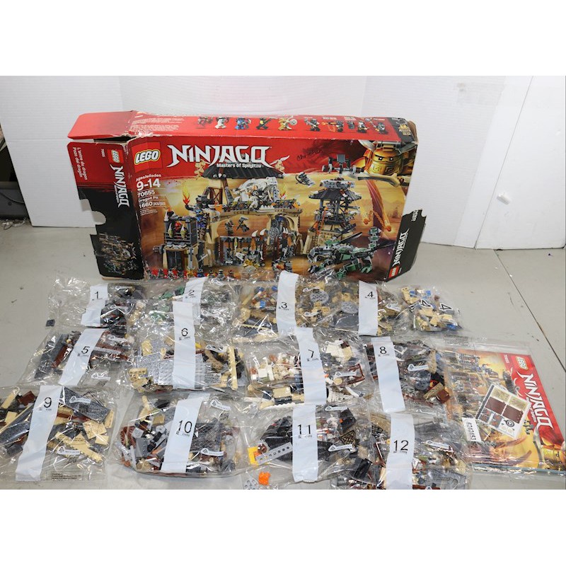 LEGO Ninjago 70655 - Trường Đấu Rồng hộp bí ấn, tặng ô tô