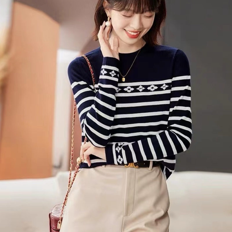 H Áo sweater Cổ Tròn Tay Dài Kẻ Sọc Thời Trang Thu Đông Cho Nữ