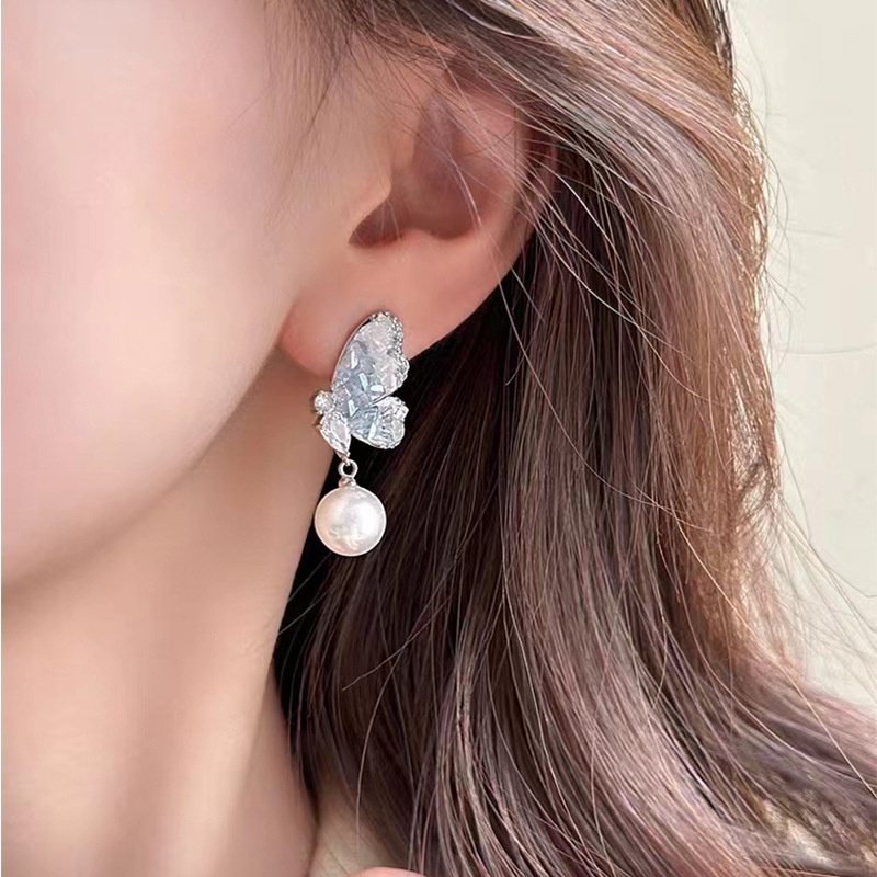 Bông Tai Hình Bướm Đính Ngọc Trai Thời Trang Dành Cho Nữ