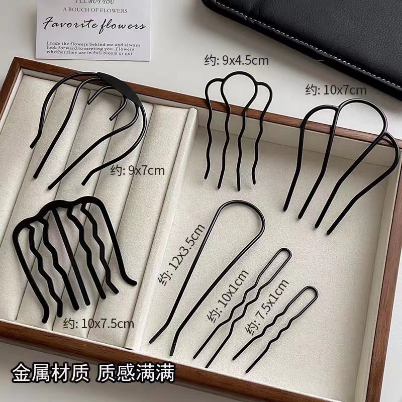 - Giá Đỡ Tông Đơ Cạo Tóc Bốn Răng Hình Chữ u