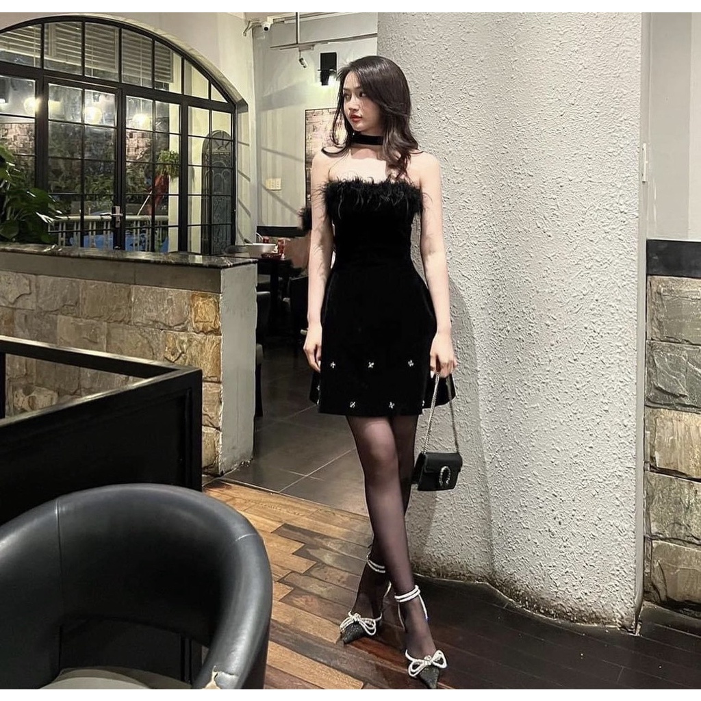 ĐẦM ĐEN ĐÍNH ĐÁ PHỐI LÔNG VŨ CHOÀNG YẾM SAU