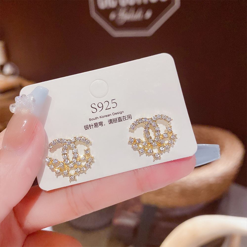 Bông Tai Chữ Đính Đá Phong Cách Hàn Quốc Cho Nữ