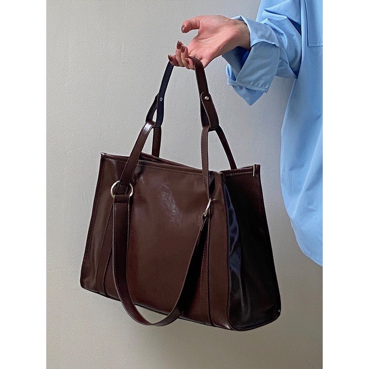 Túi tote đeo vai nữ da mềm hai màu mã mới t164 TIEMGIAYYEN3