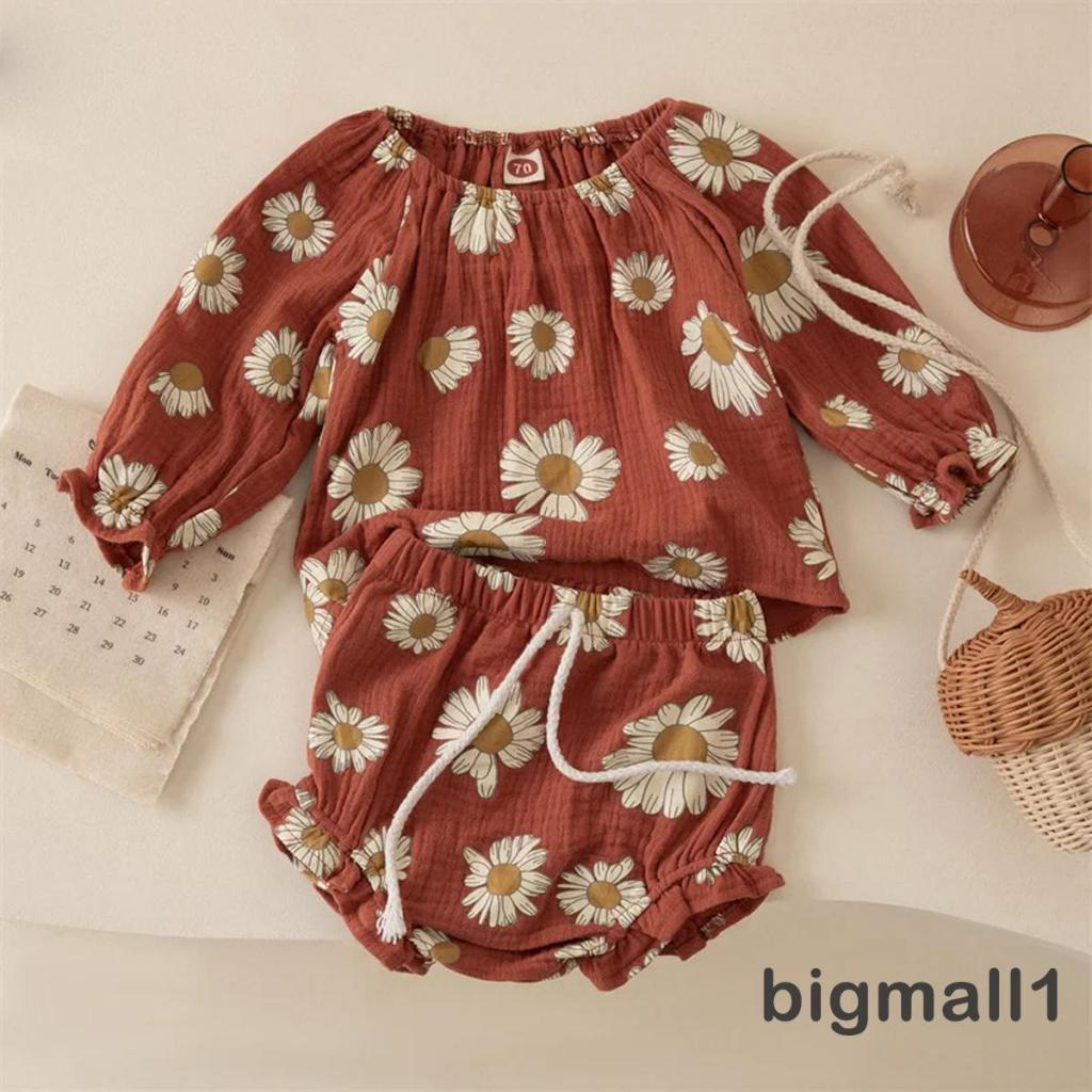 Topmall set 2 Món Áo Cổ Thuyền Tay Dài In Hoa Cúc + Quần Short Lưng Th