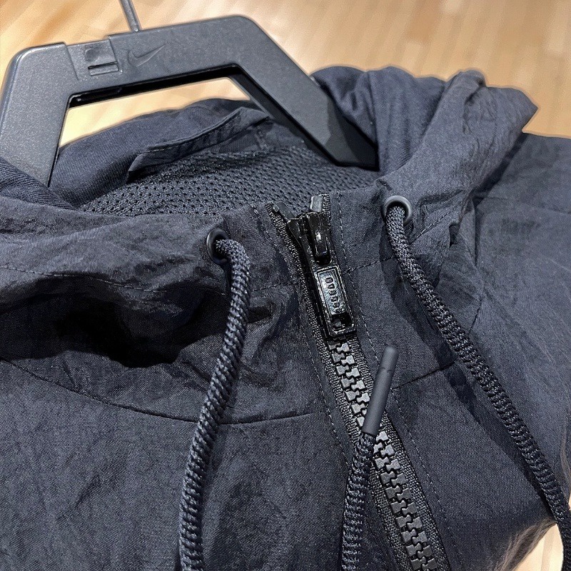 Nike Áo Khoác Thể Thao Có Mũ Trùm Đầu Chất Liệu nylon Dệt cn3824 100% Cho Nam