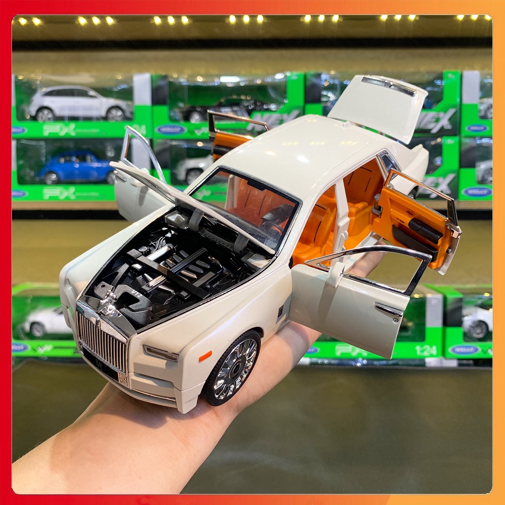 Mô hình xe Rolls Royce Phantom VIII tỉ lệ 1:20 XLG