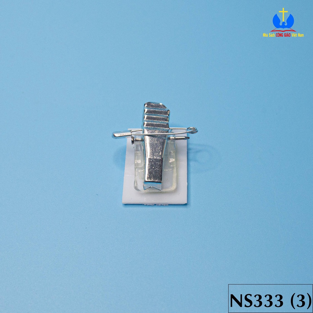 Kẹp đeo tang mica trắng đen cài áo NS333