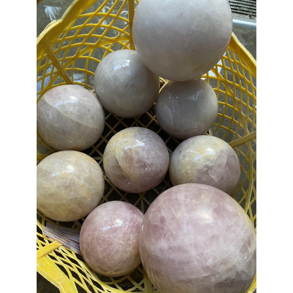 Bi cầu thạch anh hồng dùng làm trang trí nhà cửa bàn làm việc văn phòng công ty