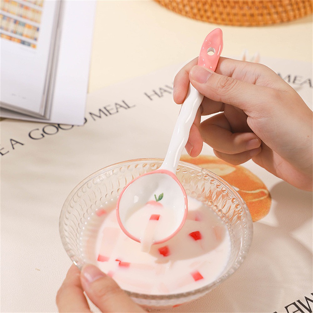⚡VẬN CHUYỂN NHANH CHÓNG⚡⚡ Muỗng Có Tay Cầm Dài Hoạt Hình Thìa Tráng Miệng Dâu Tây đáng Yêu Nhà Hàng Thời Trang Thìa Dâu Tây Muỗng Hoạt Hình Kiểu Nhật Bản Bền Lâu