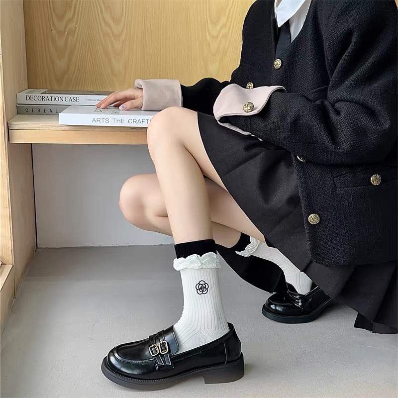 Đen Tất Kẻ Sọc Thêu Hình Mặt Cười Phong Cách Hàn Quốc