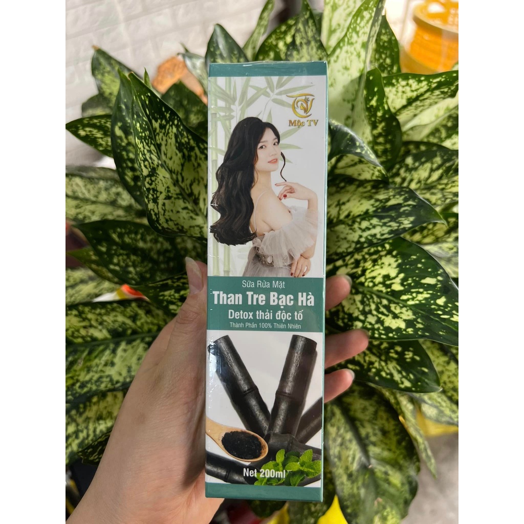 SỮA RỬA MẶT THIÊN NHIÊN THAN TRE BẠC HÀ, LÀM SẠCH, SE KHÍT LỖ CHÂN LÔNG