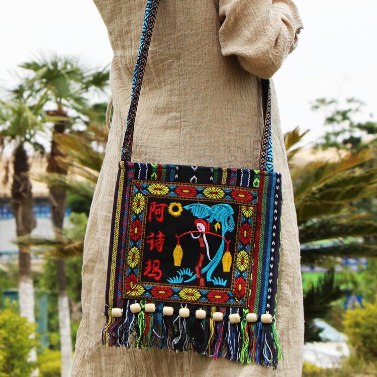 Túi Đeo Chéo Họa Tiết Thêu Phong Cách Dân Tộc Mới 2021