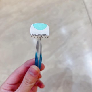 Set 2 dao cạo lông vùng Bikini Kai Nhật Bản .