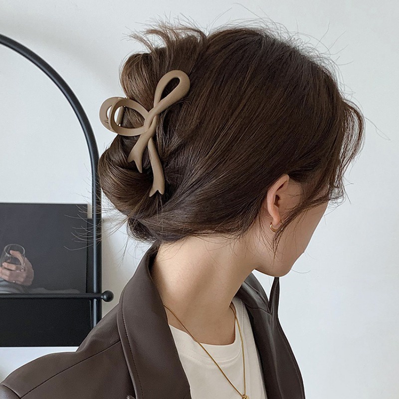 1 Kẹp Tóc Hình Ruy Băng Lớn Bằng acrylic Màu Nhám Cho Nữ