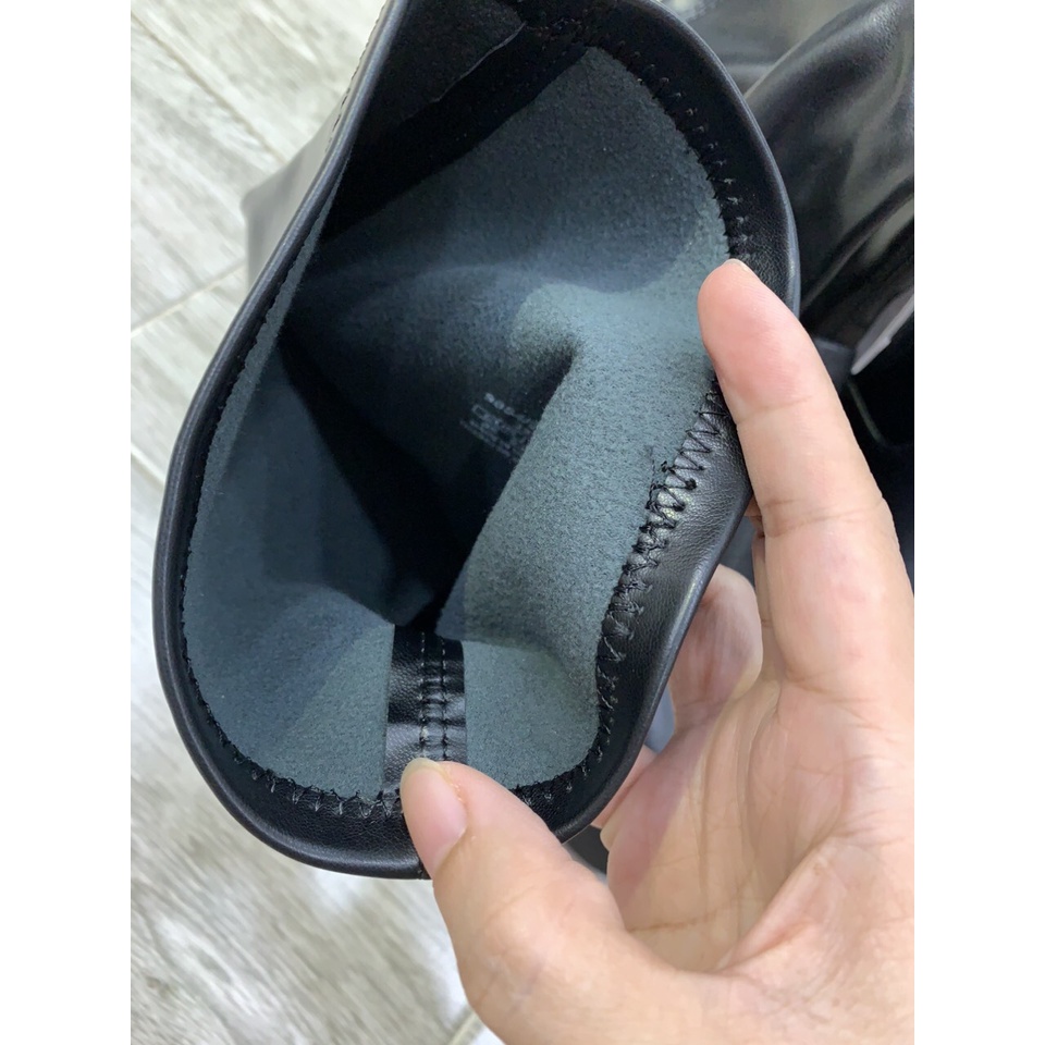 Boots S.t.r.a.d.i.v.a.r.i.u.s