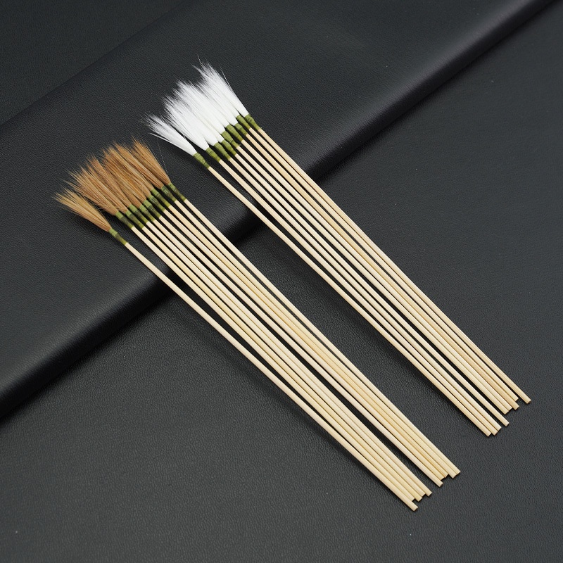 Lông gà tơ ngoái tai cán gỗ