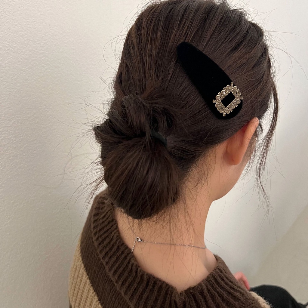 Kẹp Tóc Đính Đá Hình Trái Tim Màu Đen Chất Liệu Nhung Cao Cấp Thời Trang Cho Nữ