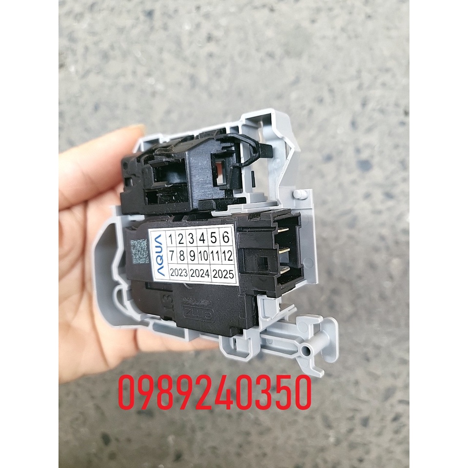 Công tắc khoá cửa máy giặt AQUA AQD - D900F chính hãng
