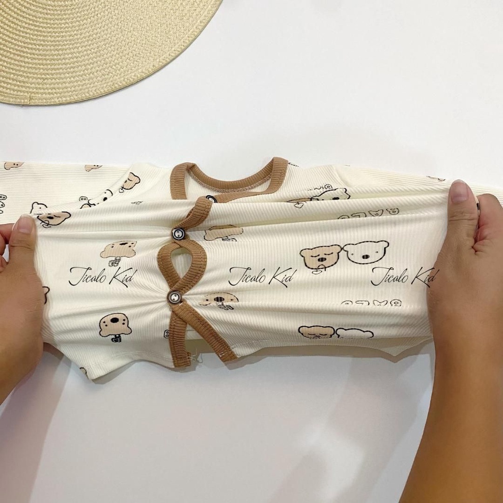 Combo 5 Áo Thu Đông Sơ Sinh - Chất Liệu Thun Tăm - Thiết Kế Vạt Chéo, Nền Kem Hoạ Tiết