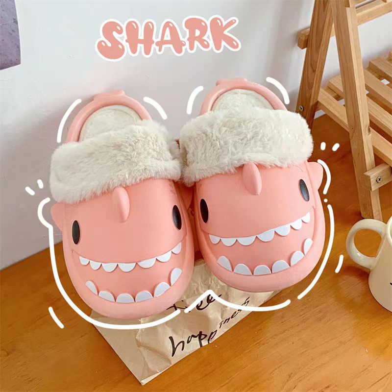 Dép bông đi trong nhà cute ấm áp và không thấm nước họa tiết cá mập dễ thương - 4 màu có sẵn