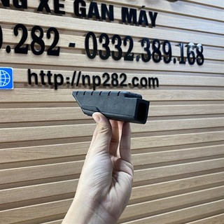 Cao su gác chân sau nozza 110 trái 1drf74330000