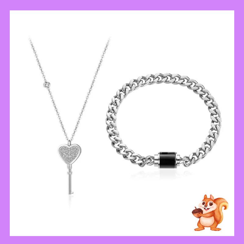 Set 2 Mặt Vòng cổ / Vòng Tay Hình Chìa Khóa Trái Tim Bằng Thép Không Gỉ Độc Đáo Cho Cặp Đôi