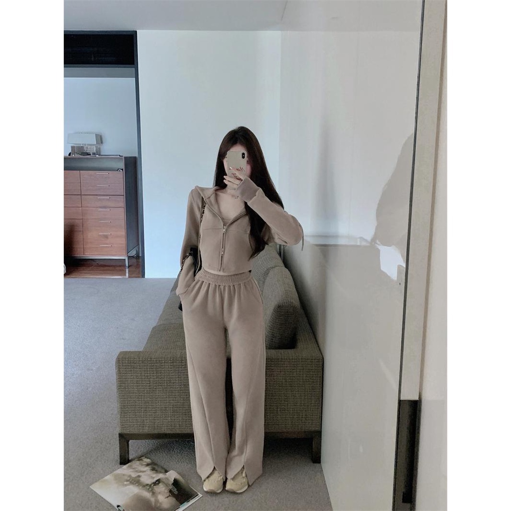 Set Đồ Thể Thao 3 Món Thời Trang Năng Động Cho Nữ