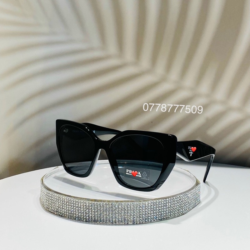 Kính Hiệu Vuông Xếch Mèo Góc Cạnh !!Pra!da!! Hot Đen Trắng