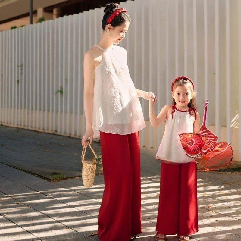 Bộ yếm đũi trắng quần đỏ (đồ đôi mẹ và bé) Tiny Winy S215