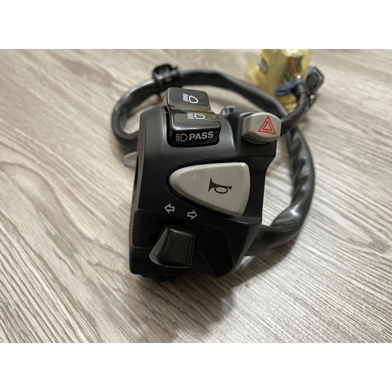 Cùm công tắc CB650R