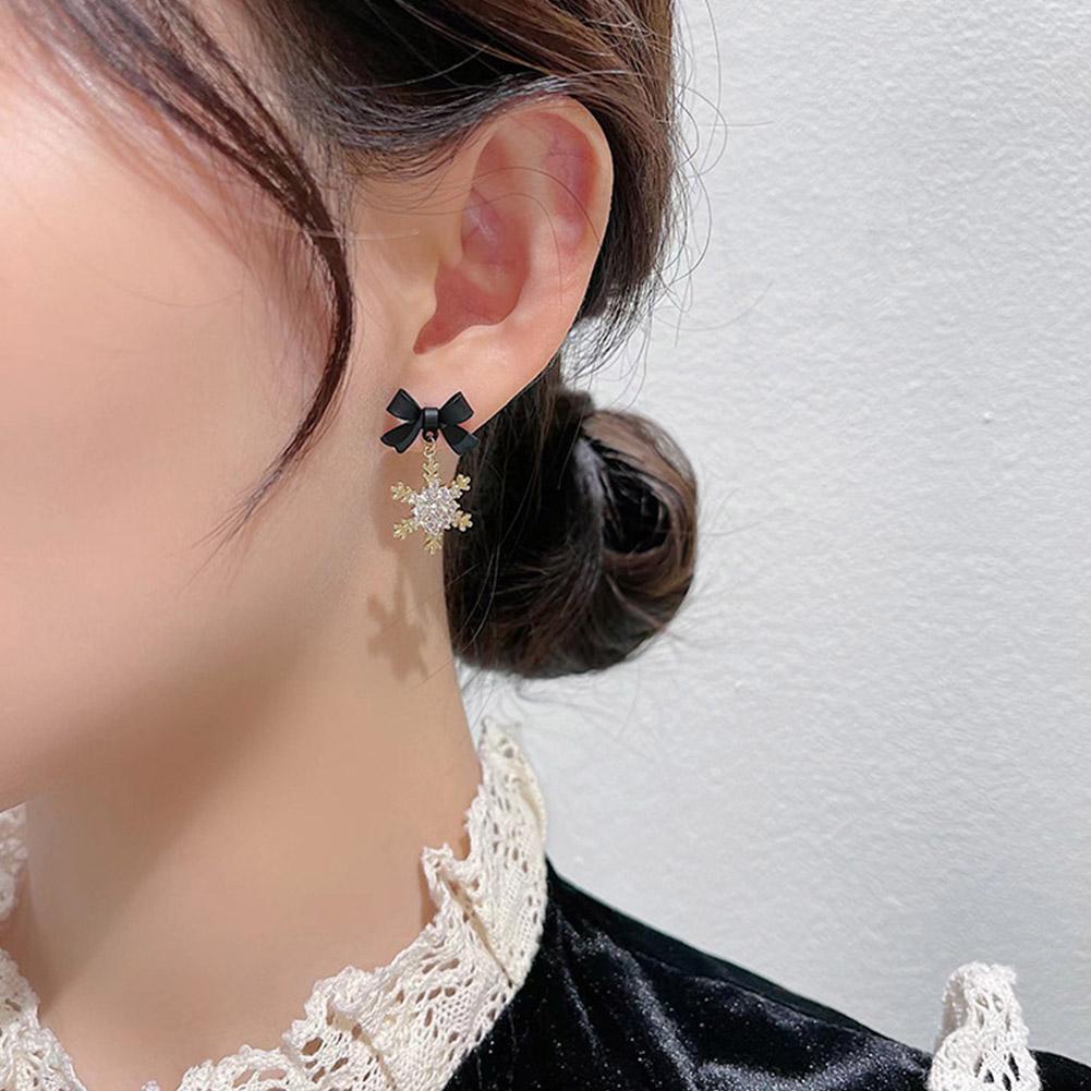Bông Tai Hình Hoa Tuyết Thắt Nơ Màu Đỏ Đen Thanh Lịch Đa Năng
