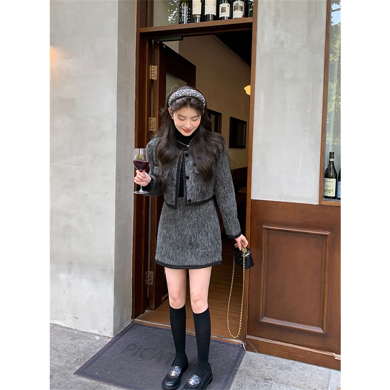 Bộ Áo Khoác Tay Dài Phối Chân Váy Ngắn Lưng Cao Dáng Ôm Thời Trang Xinh Xắn Cho Nữ