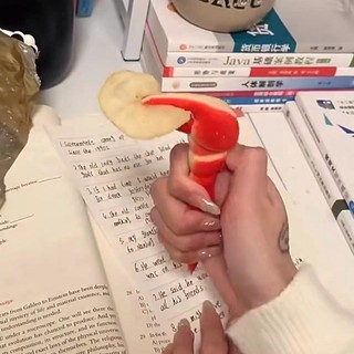 Bút tạo hình móng vuốt cua độc đáo