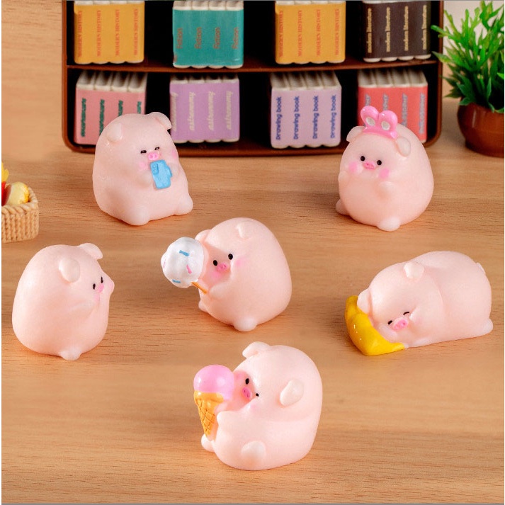 Tượng heo ngồi ăn kem decor terrarium trang trí bàn học