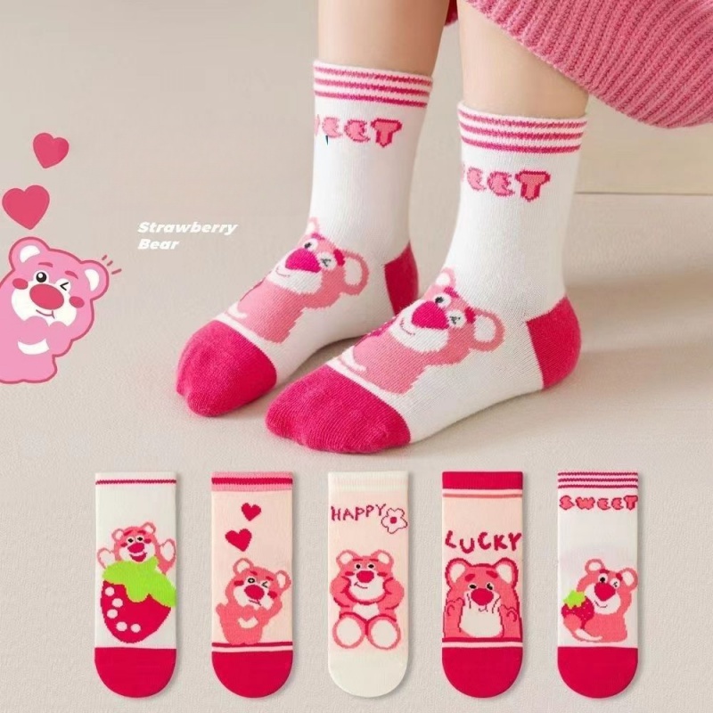 Đôi Vớ Thoáng Khí Cỡ Vừa Và Nhỏ Họa Tiết Dâu Tây Dễ Thương Thời Trang Thu Đông Cho Bé Gái