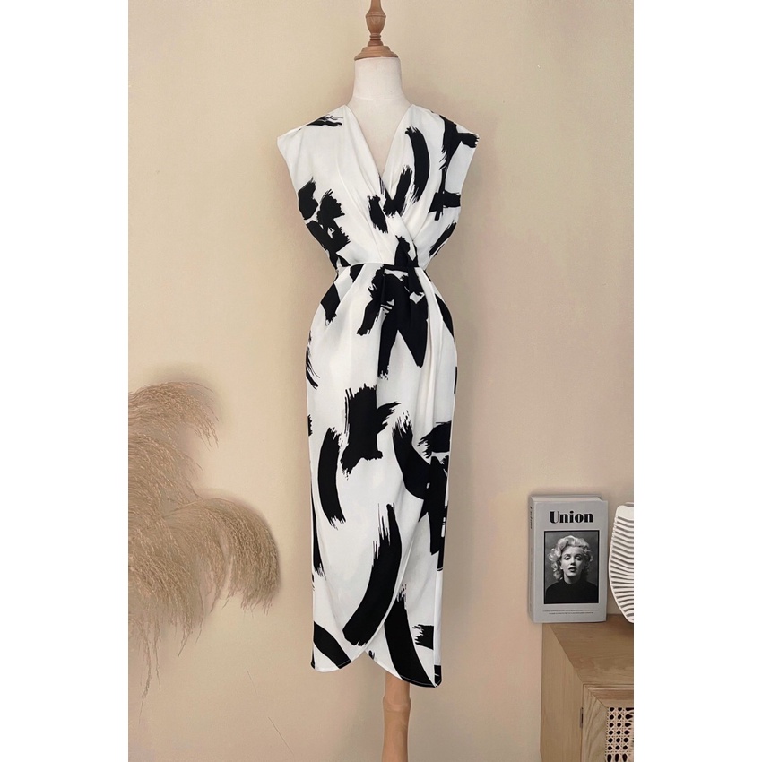 Đầm Sát Nách Họa Tiết C.a.t.i