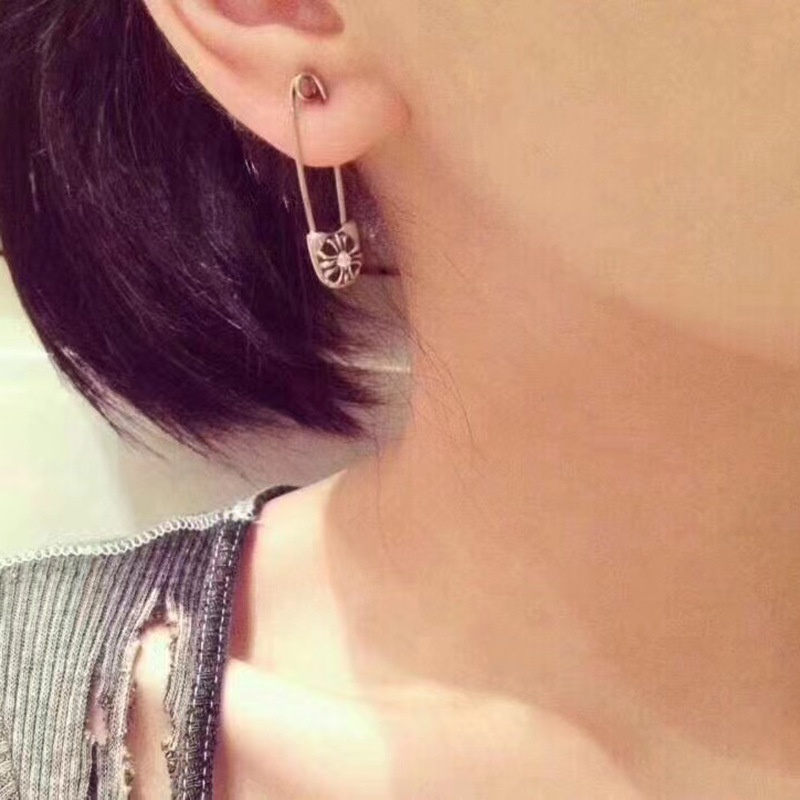 CHROME HEARTS Bông Tai Mạ Bạc 925 22K Hình Trái Tim Sang Trọng