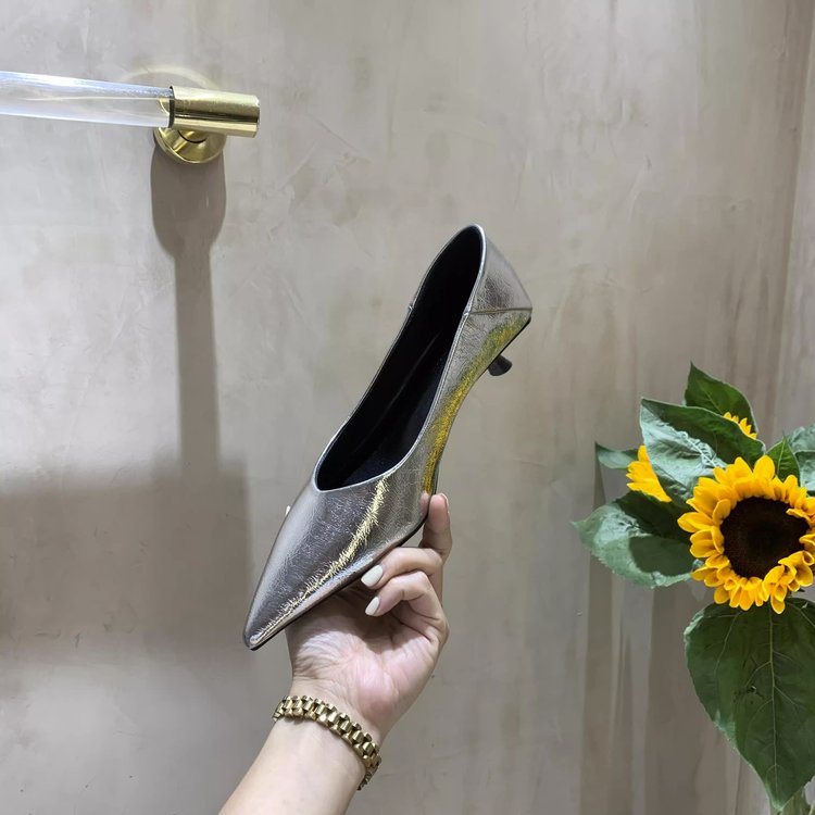 Giày Cao Gót Mũi Nhọn Chất Liệu Da Bóng Thời Trang